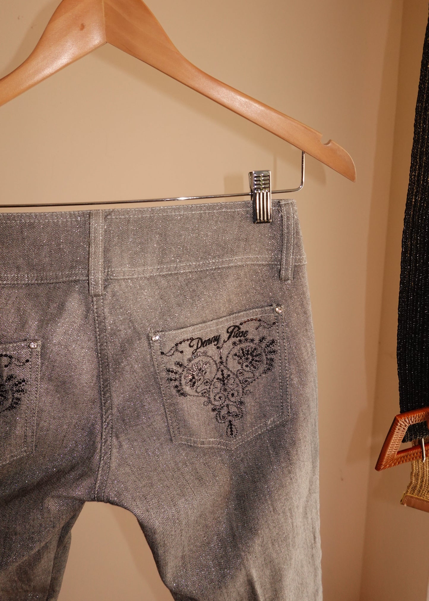 ITALIAN SILVER DENIM CAPRI JEANS