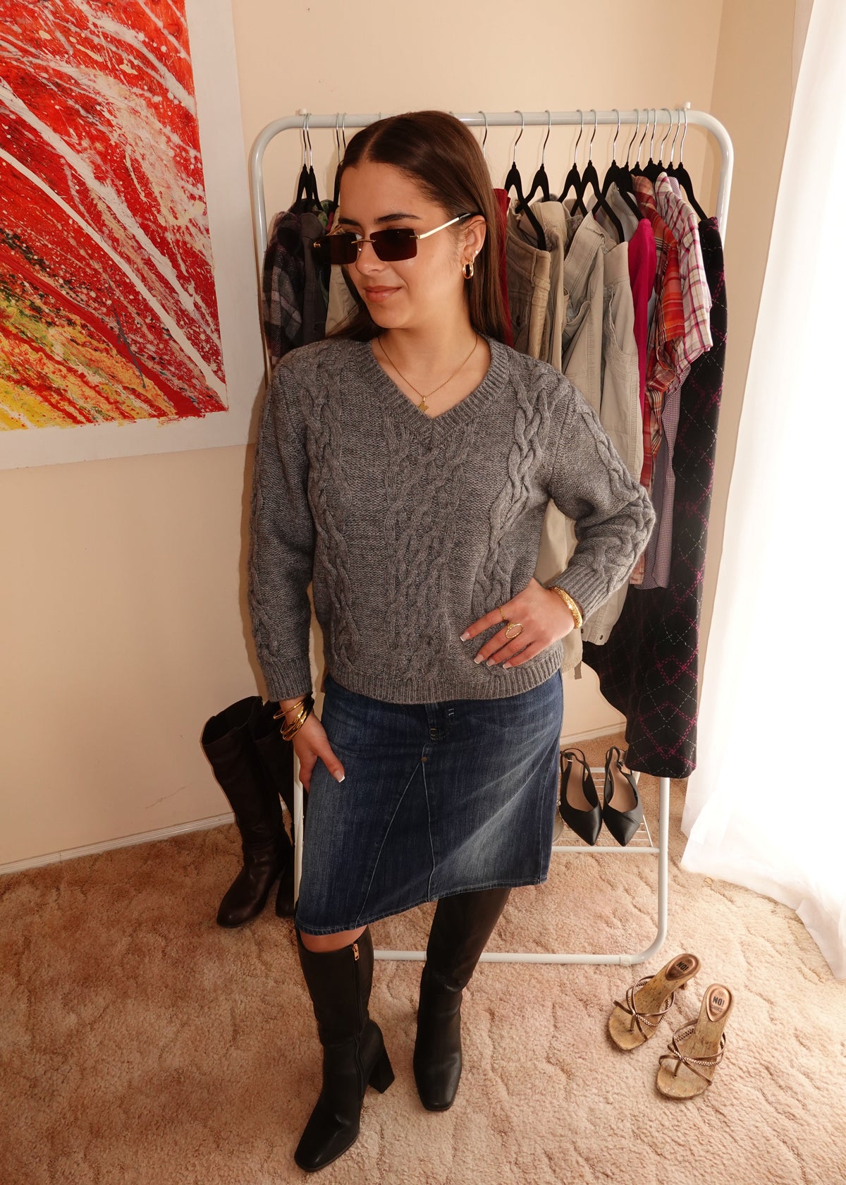 GREY V-NECK CABLE KNIT SWEATER