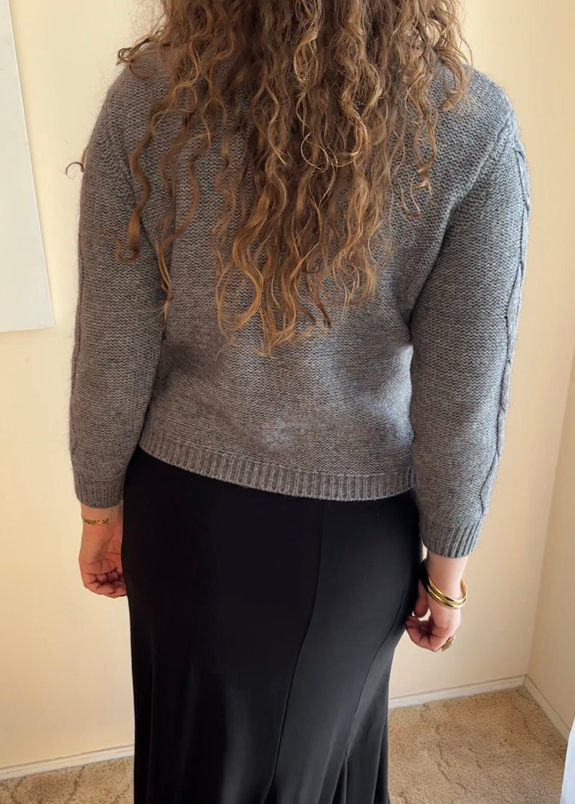 GREY V-NECK CABLE KNIT SWEATER