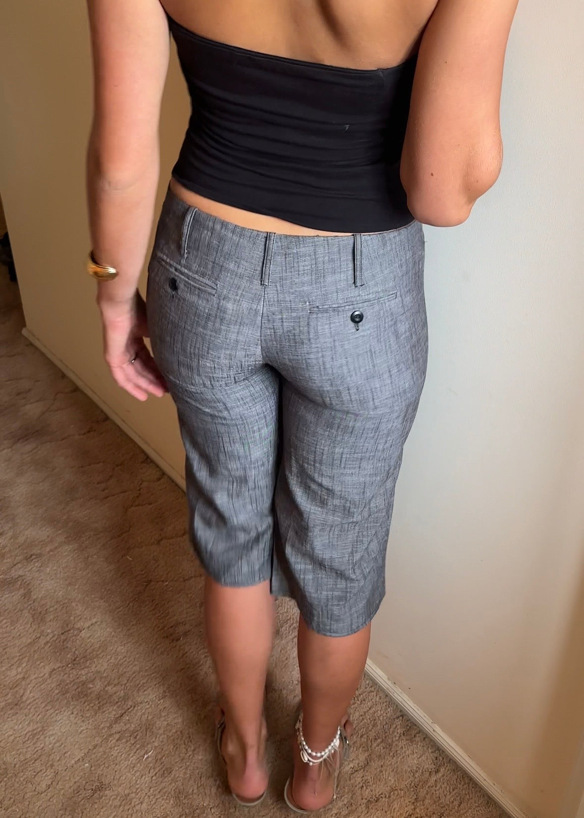 GREY TAILORED CAPRI PANT