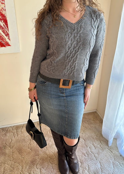 GREY V-NECK CABLE KNIT SWEATER